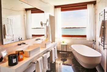 8 Phòng tắm khách sạn đẹp nhất thế giới